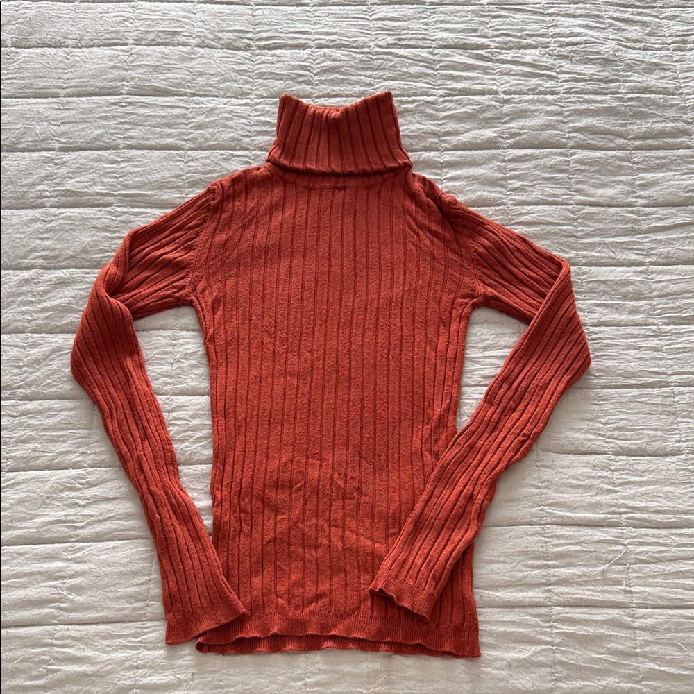 Women's Rust Ribbed Turtleneck Sweater